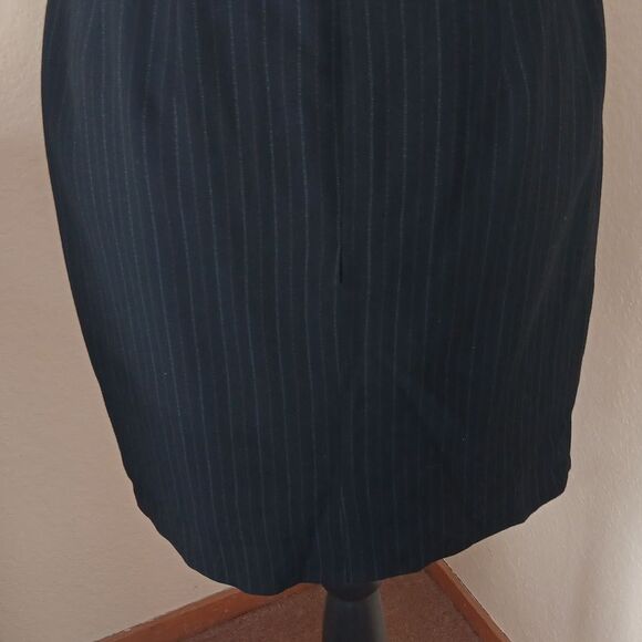 Donna Karan Essentials Pinstripe Skirt. Career. Professional - Picture 8 of 12
